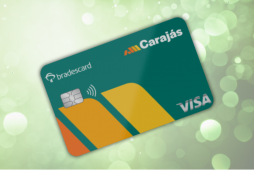 cartão carajás gold em um fundo verde