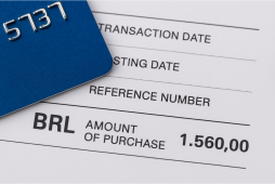 BRL: o que é, diferença para R$ e como aparece na sua fatura