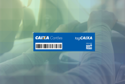caixa tag com uma pessoa dirigindo ao fundo