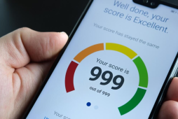 app mostrando como aumentar score de crédito rapidamente