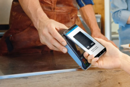 Como pagar por aproximação com o celular