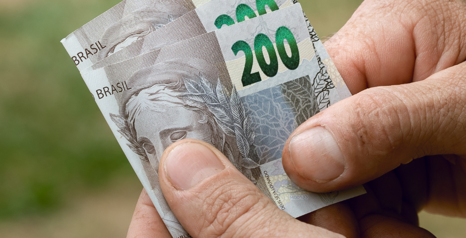 Quem tem muito dinheiro é ganancioso- frases sobre dinheiro que prejudicam sua vida financeira