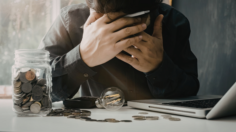 frases sobre dinheiro que prejudicam sua vida financeira