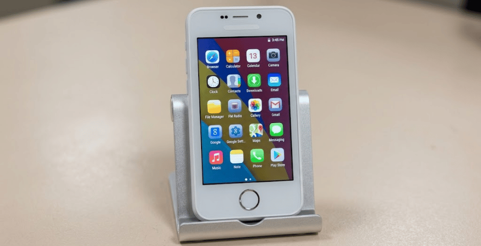 freedom 251 de frente